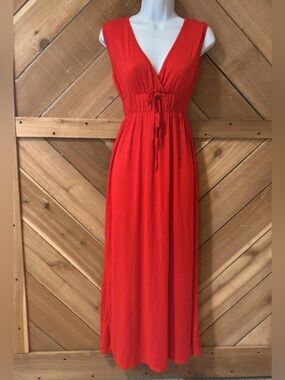 Red V-Neck Sleeveless Maxi Dress